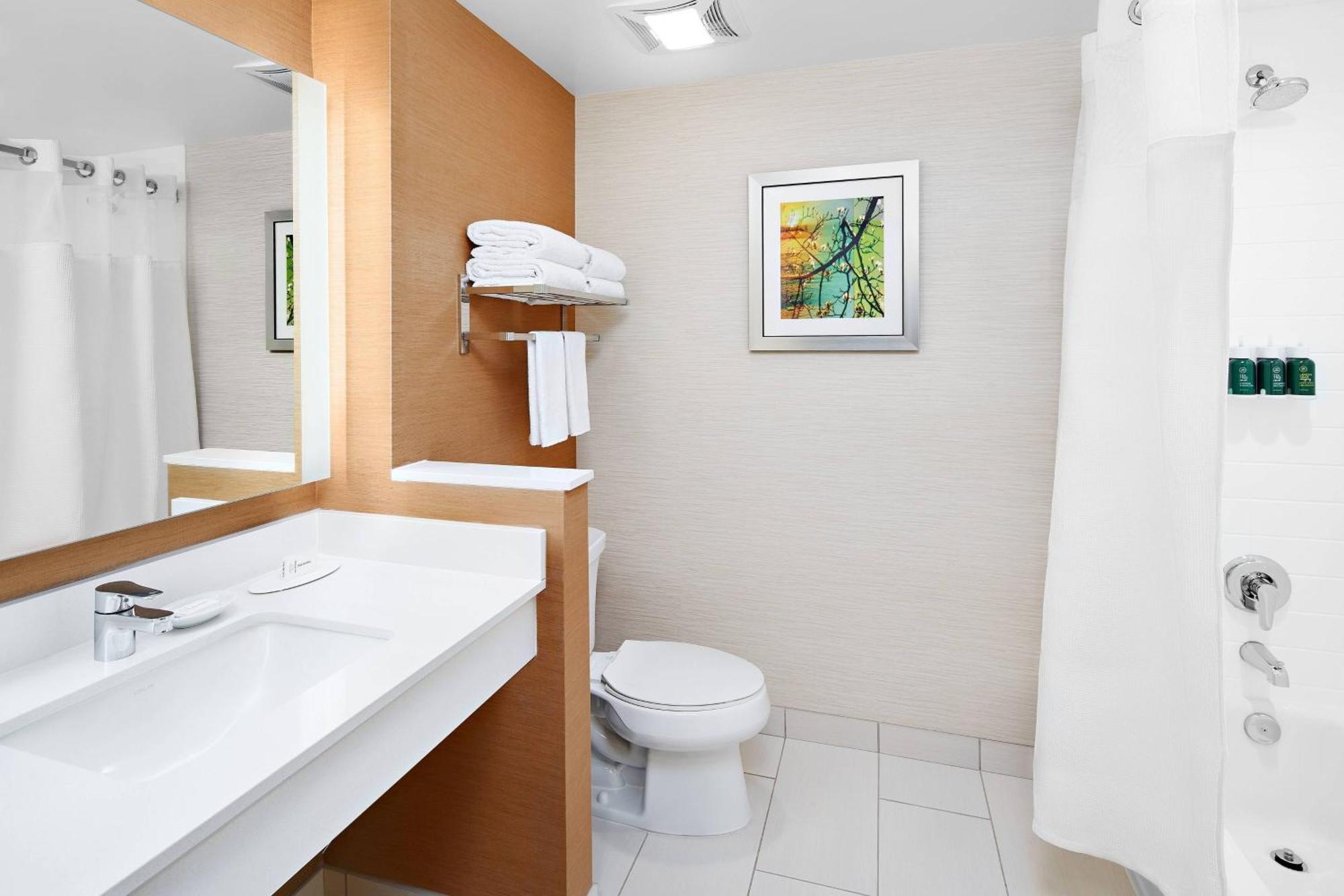 Fairfield Inn & Suites By Marriott Fresno Yosemite International Airport Exterior photo